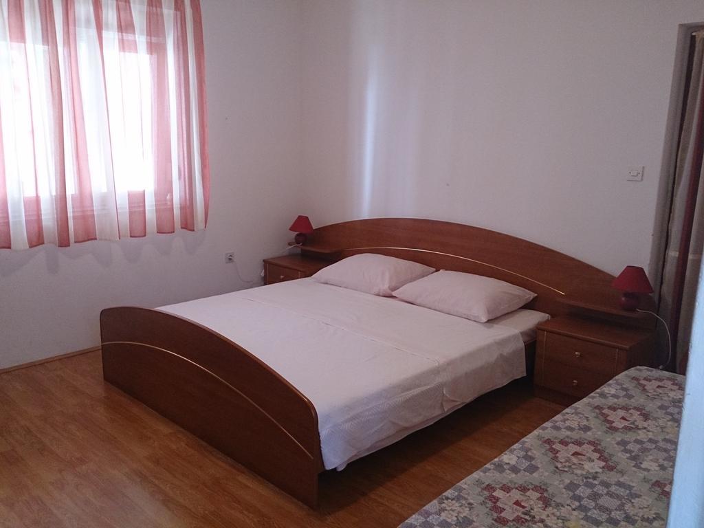 Apartments Valentino Supetarska Draga Room photo